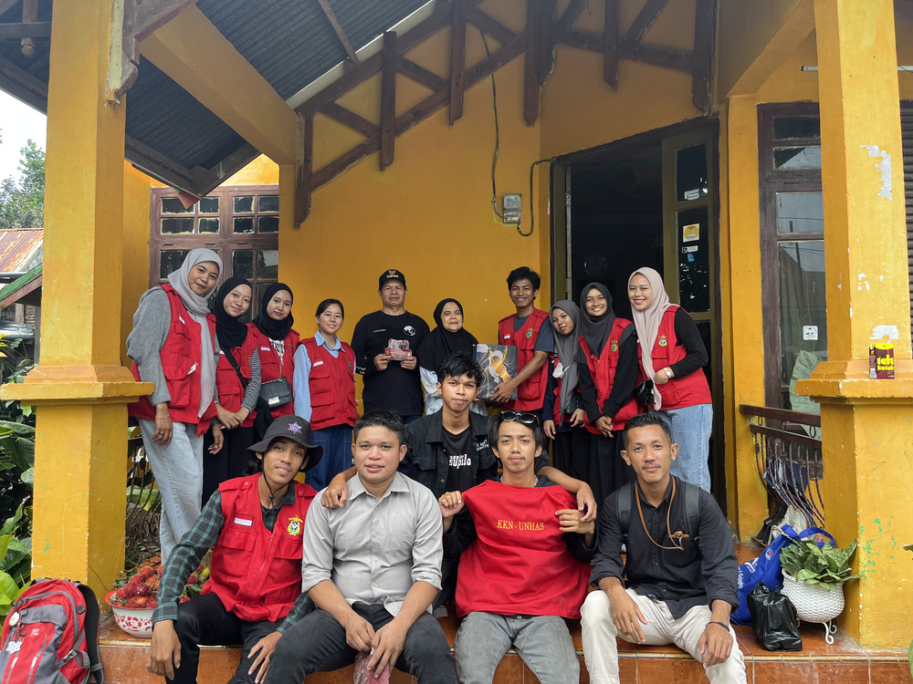 村の方々との集合写真