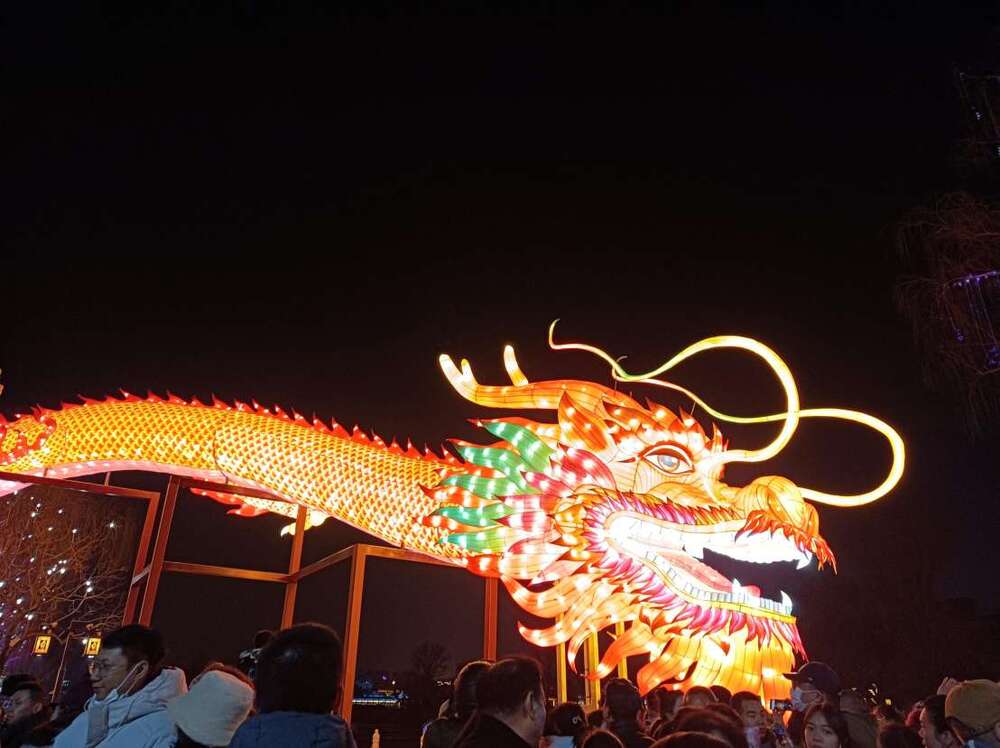 写真1：龍のオブジェ